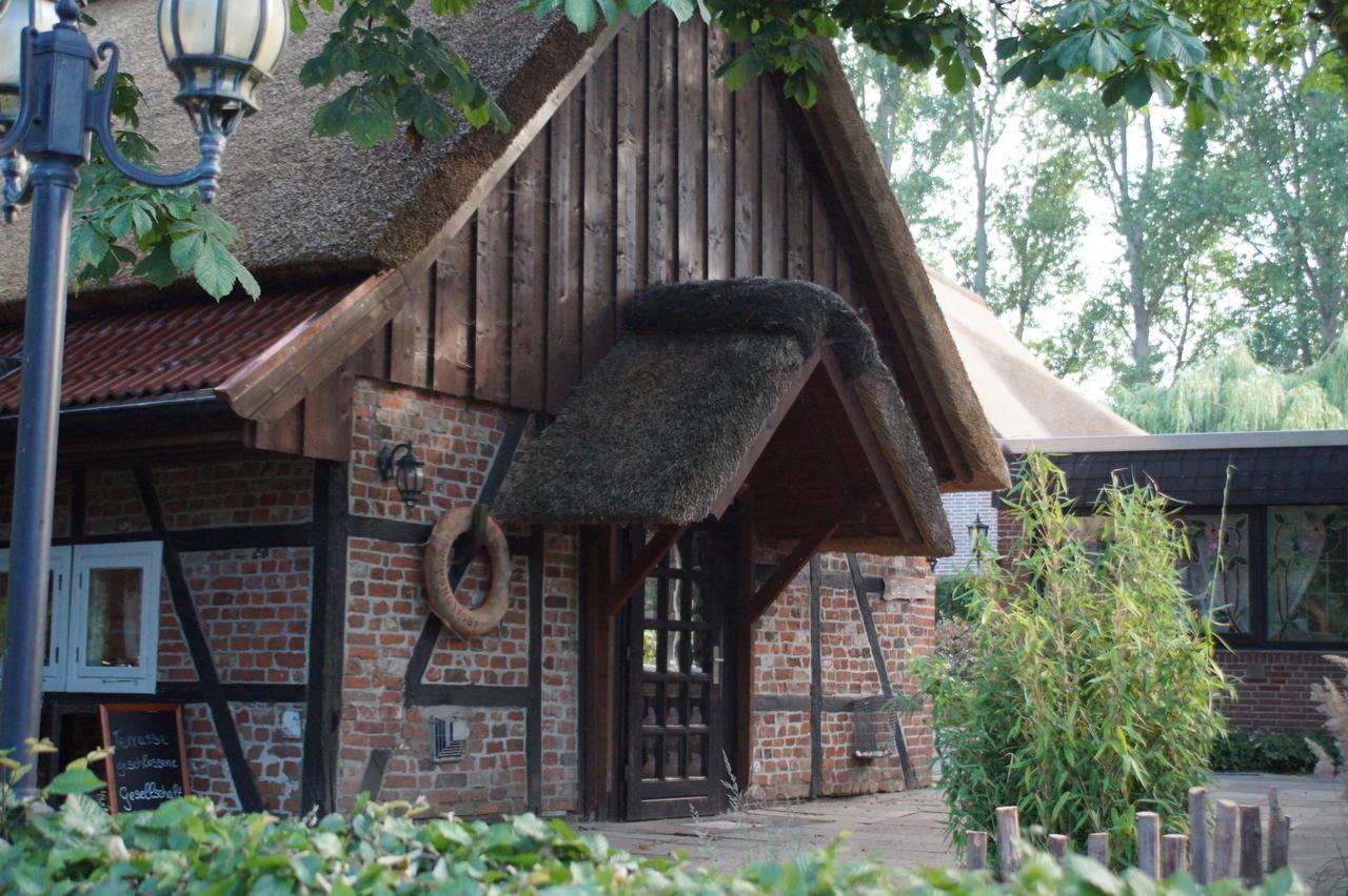 Landhaus Absalonshorst Hotel Groß Grönau Exterior foto