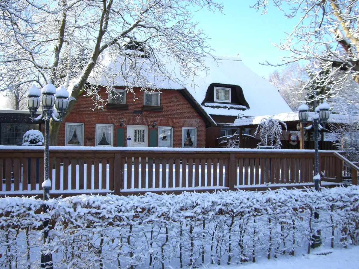 Landhaus Absalonshorst Hotel Groß Grönau Exterior foto