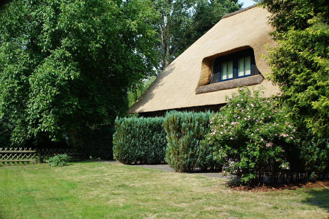 Landhaus Absalonshorst Hotel Groß Grönau Exterior foto